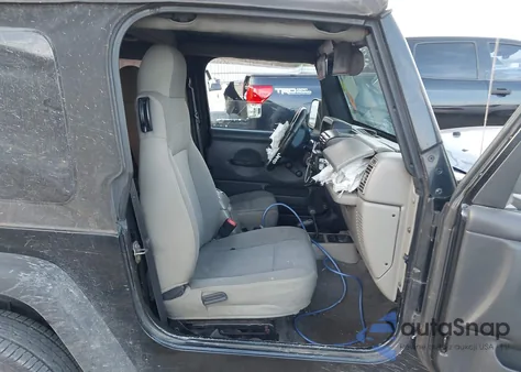 2004 Jeep Wrangler Sahara from USA, damaged, VIN 1J4FA59S84P801632